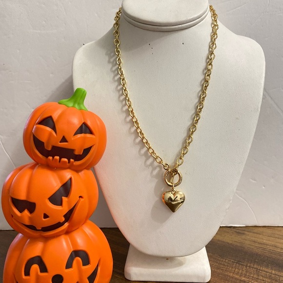 Gold Heart Pendant Necklace - Picture 3 of 10